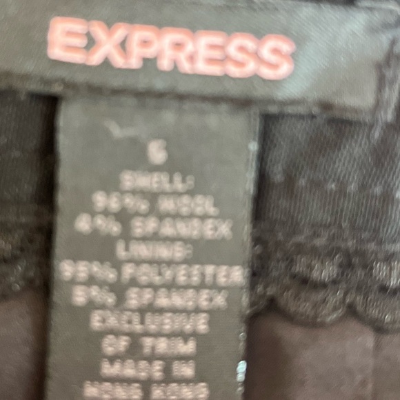 Express Black Skirt With Pleated Bottom Lined Zip Back Size 6 - Picture 5 of 5